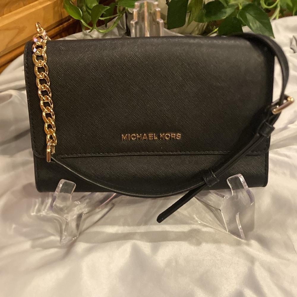 Michael Kors Saffiano Leather Black Convertible Crossbody with Gold Chain (ABBA) - Picture 9 of 16